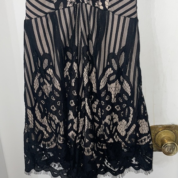 Lace Romper - Picture 3 of 4